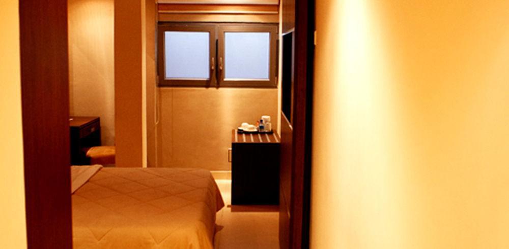 Frankie'S Foods And Rooms Accra Exteriér fotografie